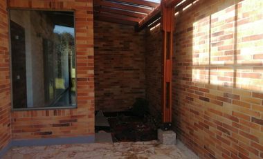 CASA CAMPESTRE EN VENTA EN ALTOS DE YERBABUENA (CHÍA)