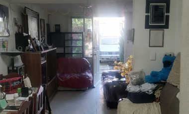 CASA 2 PISOS EN PRIVADA