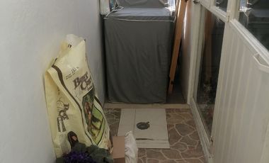 CASA 2 PISOS EN PRIVADA