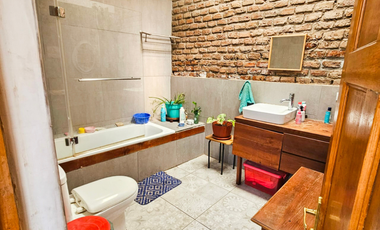 Hermosa casa tradicional Joaquín Vicuña, Santiago / Sector Av Matta