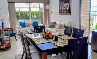 HERMOSA CASA ESQUINERA