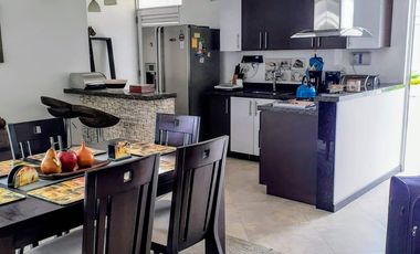 HERMOSA CASA ESQUINERA