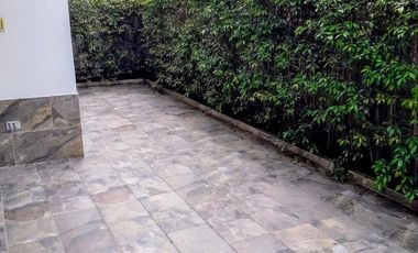 HERMOSA CASA ESQUINERA