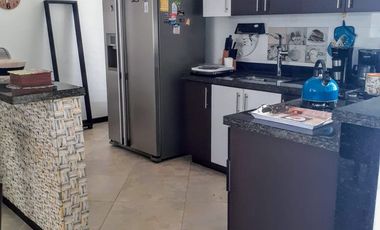 HERMOSA CASA ESQUINERA