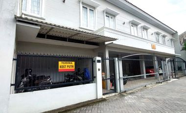 Kos Eksklusif 24 Kamar Hanya 200 meter dari Jalan Seturan Raya