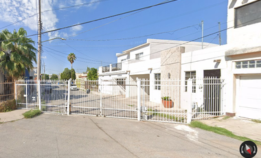 Casa ubicada en colonia Paseo de Chihuahua, Chihuahua. Con 2 recamaras y 119m2. A unos minutos de Sam´s Club Homero.