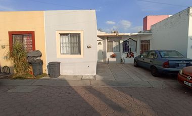 Casa de un piso en coto privado en Balcones del Rosario