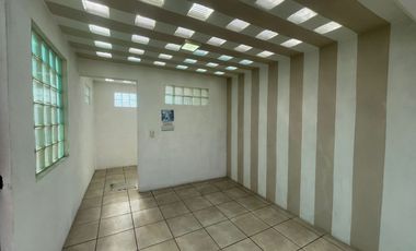 CASA EN VENTA EN JARDINES DE MORELOS SECC. ELEMENTOS