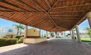 Terreno de 311 m2 Construye la casa de tus sueños en Condominio privado Los Laureles