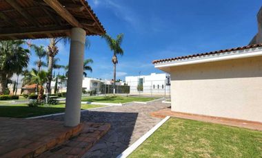 Terreno de 311 m2 Construye la casa de tus sueños en Condominio privado Los Laureles