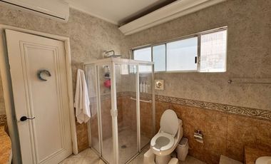 RENTO CASA DE 3 NIVELES PARA OFICINAS CERCA DE WTC