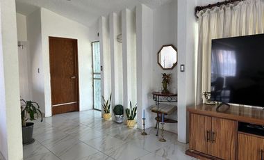 Casa en venta, Condominio, amplias areas verdes, Las Fuentes JIUTEPEC