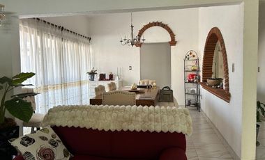 Casa en venta, Condominio, amplias areas verdes, Las Fuentes JIUTEPEC
