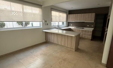 CASA EN RENTA EN PORTOFINO METEPEC CON ACABADOS DE LUJO TRES REC Y TRES LUGARES DE ESTACIONAMIENTO
