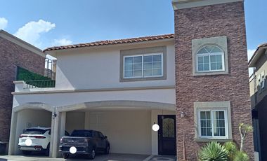 CASA EN RENTA EN PORTOFINO METEPEC CON ACABADOS DE LUJO TRES REC Y TRES LUGARES DE ESTACIONAMIENTO