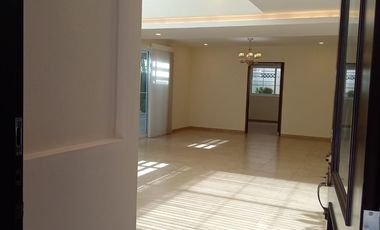 CASA EN RENTA EN PORTOFINO METEPEC CON ACABADOS DE LUJO TRES REC Y TRES LUGARES DE ESTACIONAMIENTO