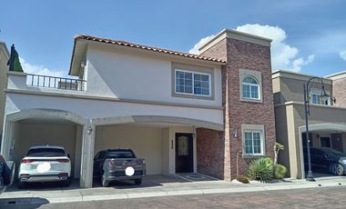 CASA EN RENTA EN PORTOFINO METEPEC CON ACABADOS DE LUJO TRES REC Y TRES LUGARES DE ESTACIONAMIENTO