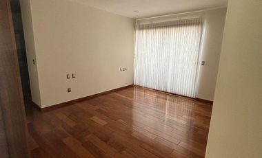 CASA EN RENTA EN PORTOFINO METEPEC CON ACABADOS DE LUJO TRES REC Y TRES LUGARES DE ESTACIONAMIENTO