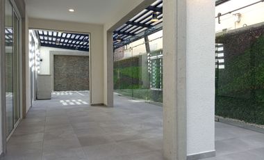 CASA EN RENTA EN PORTOFINO METEPEC CON ACABADOS DE LUJO TRES REC Y TRES LUGARES DE ESTACIONAMIENTO