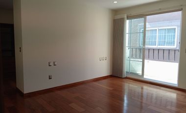 CASA EN RENTA EN PORTOFINO METEPEC CON ACABADOS DE LUJO TRES REC Y TRES LUGARES DE ESTACIONAMIENTO