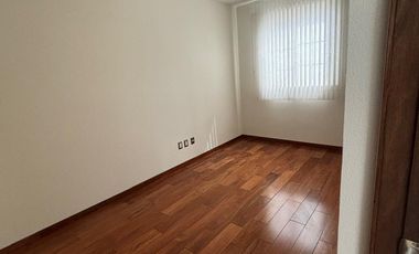 CASA EN RENTA EN PORTOFINO METEPEC CON ACABADOS DE LUJO TRES REC Y TRES LUGARES DE ESTACIONAMIENTO