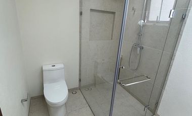 CASA EN RENTA EN PORTOFINO METEPEC CON ACABADOS DE LUJO TRES REC Y TRES LUGARES DE ESTACIONAMIENTO
