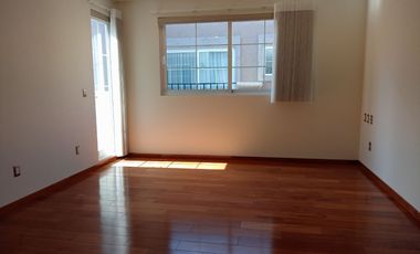 CASA EN RENTA EN PORTOFINO METEPEC CON ACABADOS DE LUJO TRES REC Y TRES LUGARES DE ESTACIONAMIENTO