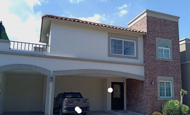 CASA EN RENTA EN PORTOFINO METEPEC CON ACABADOS DE LUJO TRES REC Y TRES LUGARES DE ESTACIONAMIENTO