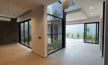 Venta de Casa de Lujo en Senderos de Mayakoba, Playa del Carmen | Alberca Privada, Rooftop con Firepit + Terraza Panorámica