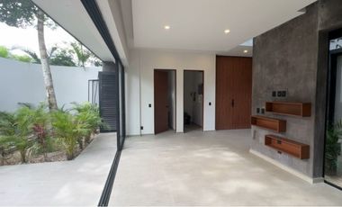 Venta de Casa de Lujo en Senderos de Mayakoba, Playa del Carmen | Alberca Privada, Rooftop con Firepit + Terraza Panorámica