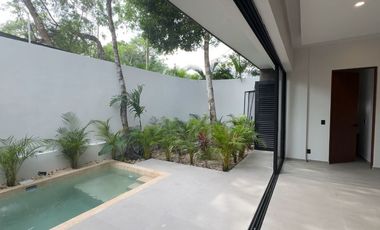 Venta de Casa de Lujo en Senderos de Mayakoba, Playa del Carmen | Alberca Privada, Rooftop con Firepit + Terraza Panorámica