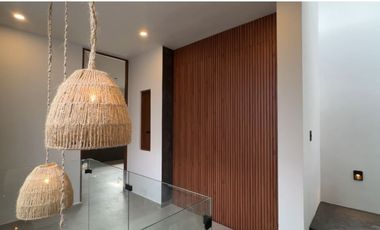 Venta de Casa de Lujo en Senderos de Mayakoba, Playa del Carmen | Alberca Privada, Rooftop con Firepit + Terraza Panorámica