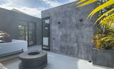 Venta de Casa de Lujo en Senderos de Mayakoba, Playa del Carmen | Alberca Privada, Rooftop con Firepit + Terraza Panorámica