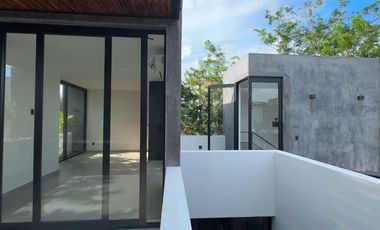 Venta de Casa de Lujo en Senderos de Mayakoba, Playa del Carmen | Alberca Privada, Rooftop con Firepit + Terraza Panorámica