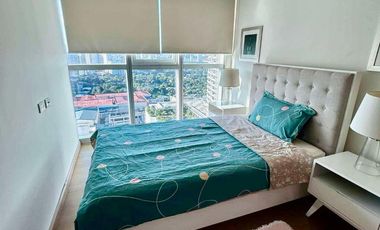 For Sale: St Francis Shangri-la Place  Luxury 3 Bedroom Cornet Unit  with Parking besides Shangri-la Mall Edsa