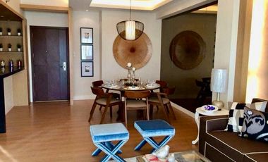 For Sale: St Francis Shangri-la Place  Luxury 3 Bedroom Cornet Unit  with Parking besides Shangri-la Mall Edsa