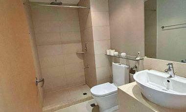 For Sale: St Francis Shangri-la Place  Luxury 3 Bedroom Cornet Unit  with Parking besides Shangri-la Mall Edsa