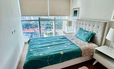 For Sale: St Francis Shangri-la Place  Luxury 3 Bedroom Cornet Unit  with Parking besides Shangri-la Mall Edsa