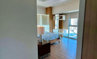 For Sale: St Francis Shangri-la Place  Luxury 3 Bedroom Cornet Unit  with Parking besides Shangri-la Mall Edsa