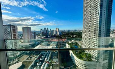 For Sale: St Francis Shangri-la Place  Luxury 3 Bedroom Cornet Unit  with Parking besides Shangri-la Mall Edsa