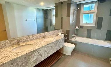 For Sale: St Francis Shangri-la Place  Luxury 3 Bedroom Cornet Unit  with Parking besides Shangri-la Mall Edsa