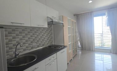 For sale: At City Condominium, near BS Punnawithi Sukhumvit 101/1, size 35 sq m., 8th floor, price 1,700,000 baht.