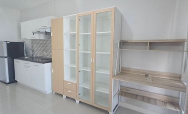 For sale: At City Condominium, near BS Punnawithi Sukhumvit 101/1, size 35 sq m., 8th floor, price 1,700,000 baht.