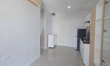 For sale: At City Condominium, near BS Punnawithi Sukhumvit 101/1, size 35 sq m., 8th floor, price 1,700,000 baht.