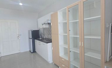 For sale: At City Condominium, near BS Punnawithi Sukhumvit 101/1, size 35 sq m., 8th floor, price 1,700,000 baht.