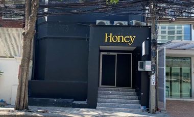 For sale: 3.5-storey building, Sukhumvit Soi 31 (area 30 sq m.)