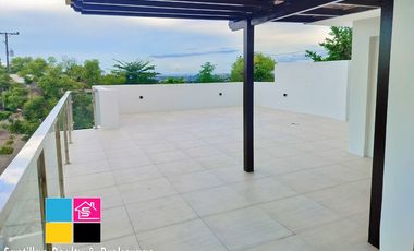 Modern Contemporary House with Swimming Pool in Royale Cebu