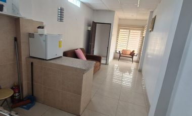 Casa Rentera en Venta en la Alborada, 2 Departamentos, 1 Garaje, Norte de Guayaquil.