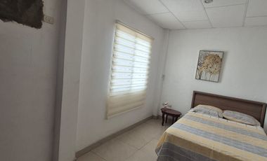 Casa Rentera en Venta en la Alborada, 2 Departamentos, 1 Garaje, Norte de Guayaquil.