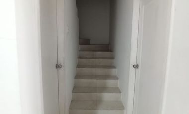 CASA EN VENTA URBANIZACIÓN PUERTAS DEL SOL MACHALA